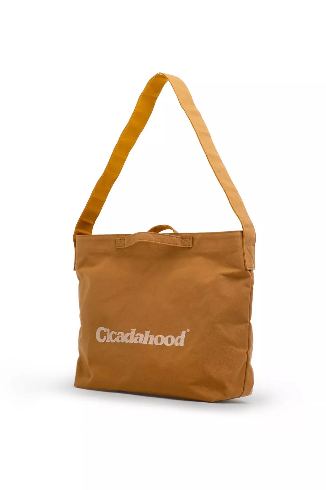 透支信用卡的女孩子,透支买奢侈品的女人