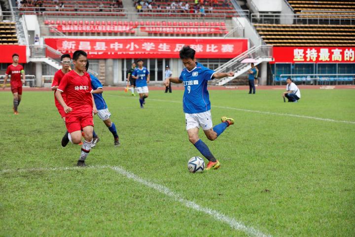 中小学生足球比赛简讯,足下精彩过人