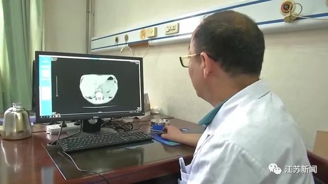 妈妈丢手机导致孩子脾脏破裂,手机扔沙发致11岁孩子脾脏破裂