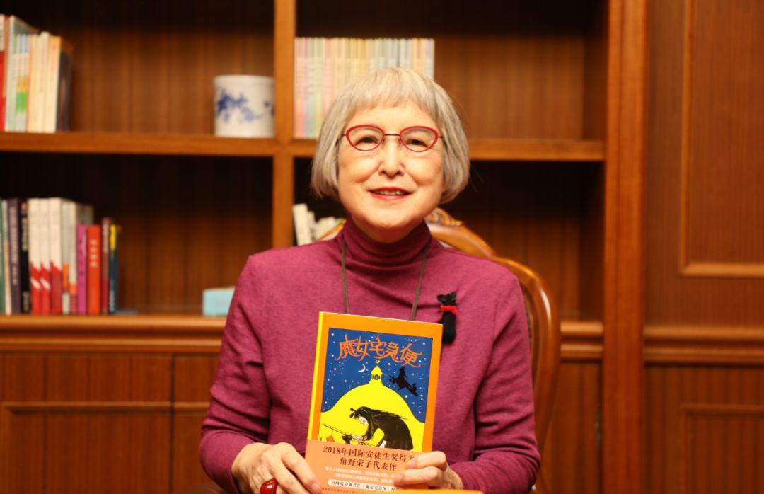 来角野荣子的暖心童话里，喝杯治愈系下午茶