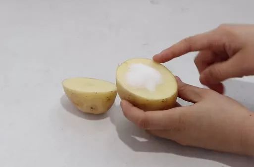 油烟机上放土豆的功效,油烟机放土豆正确方法