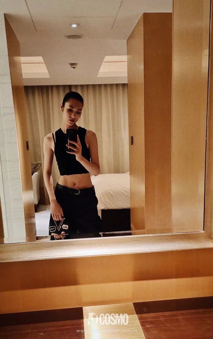 何穗刘雯香奈儿走秀,何穗刘雯超模走秀