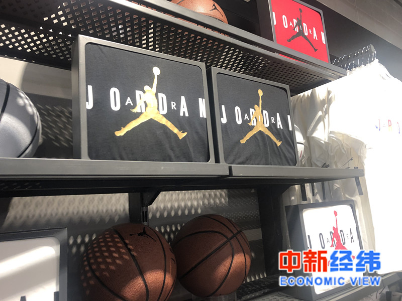 近年来大降价的鞋子,疯狂的鞋子