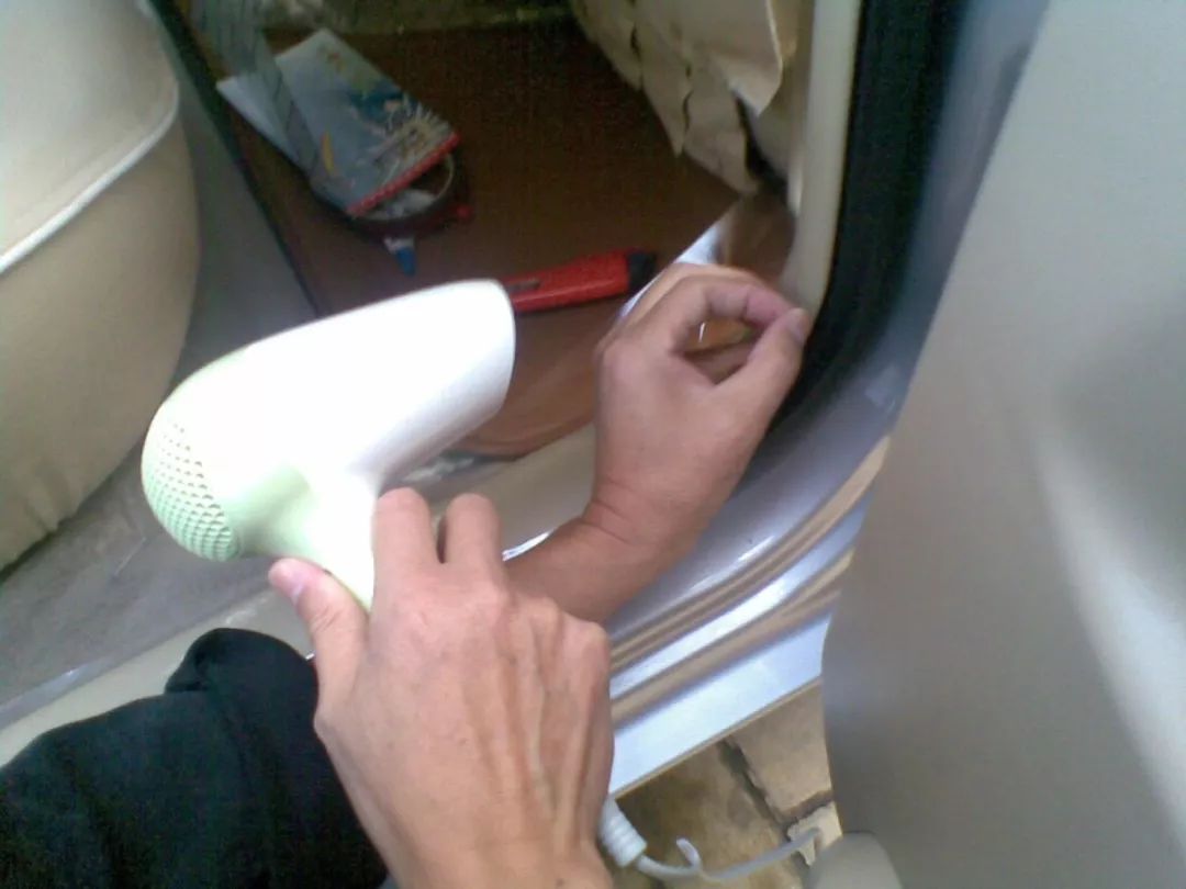 diy贴车窗膜,犀牛皮贴门板好吗