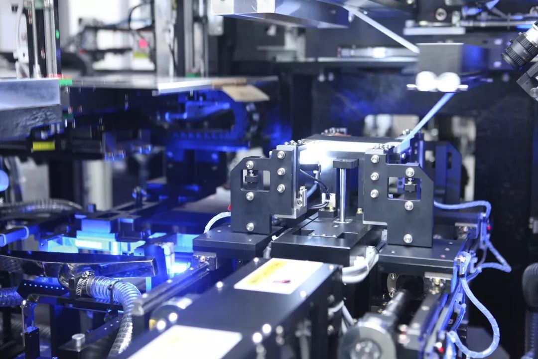 宾利百年纪念款添越多少钱,宾利新能源新车发布会