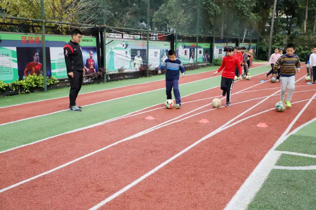 牛娃获奖视频,牛娃游泳冠军