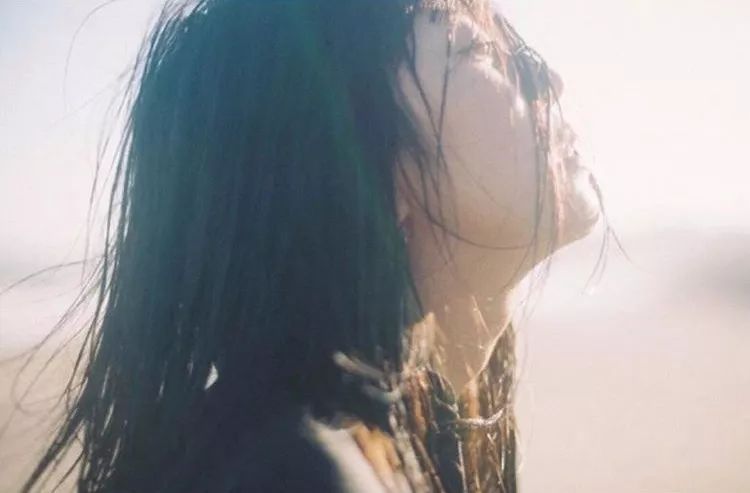 这样拍背影真的太好看了,怎样拍侧脸好看霸气