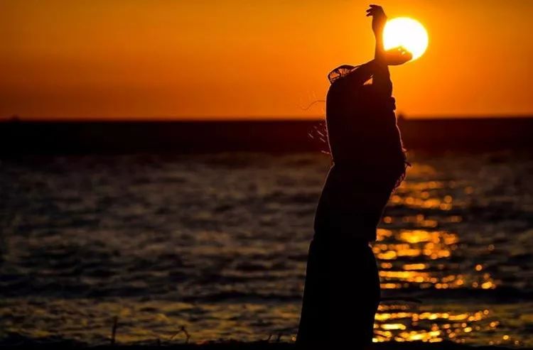 这样拍背影真的太好看了,怎样拍侧脸好看霸气