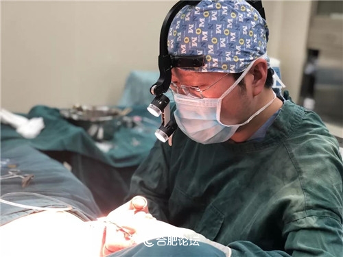 全能美女的美胸蜕变用实力碾压“平胸更时尚”的柠檬精