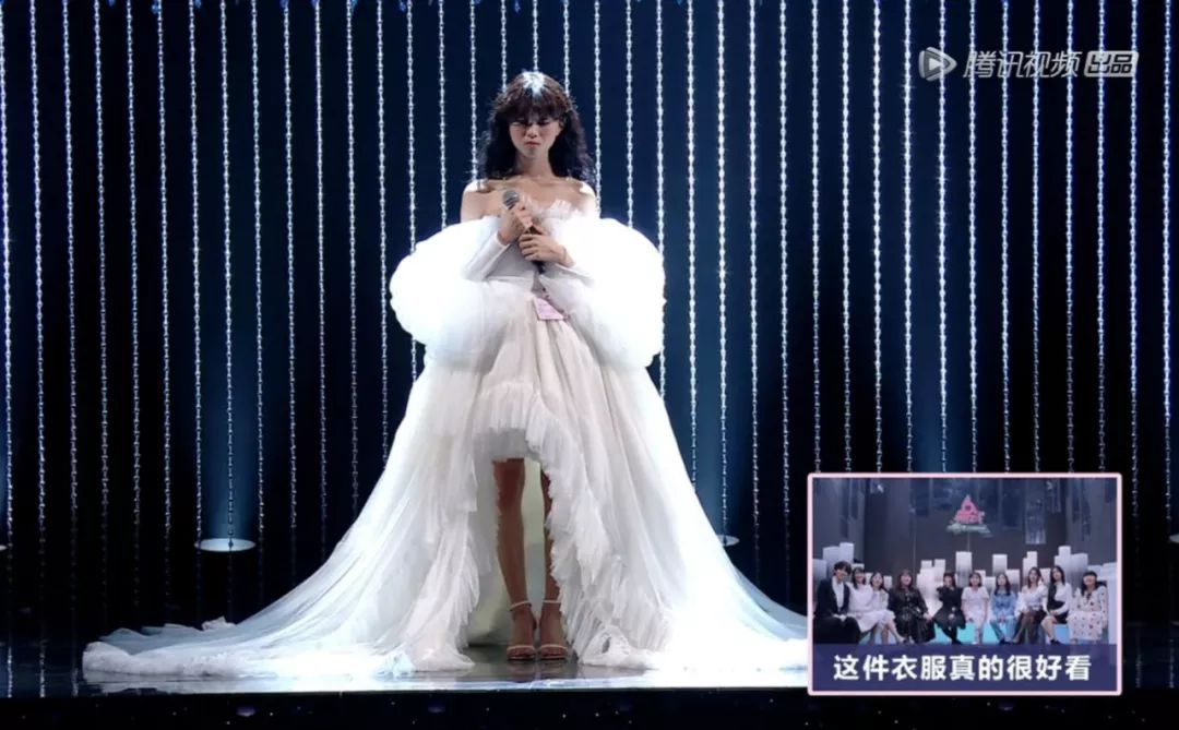 在新人选秀节目里，我看到了一位复古歌姬