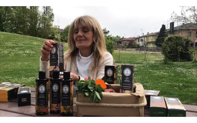 被虚假友情蒙蔽的“绿叶妹”，如今事业开挂反成“真公主”