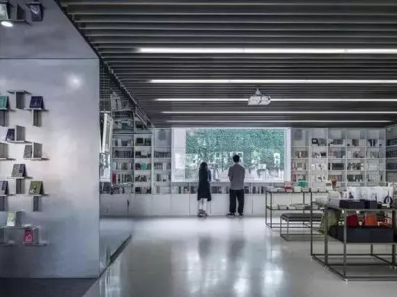 都上央视了！大学校园书店怎么突然这么火？