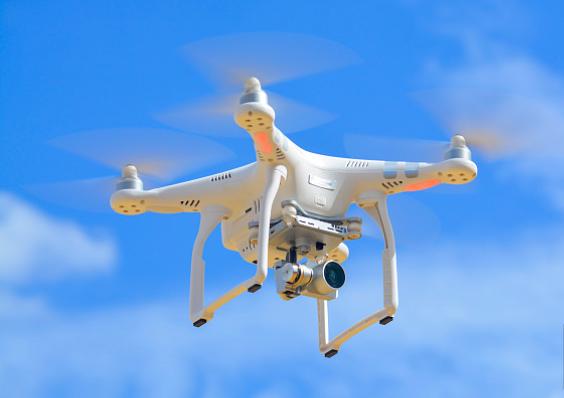 无人机无人船无人潜水艇三佳村从小渔村变身高科技园