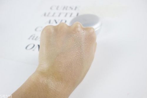 亦博隔离气垫,亦博气垫跟赫拉气垫哪个好