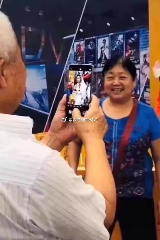 钢铁直男现场示范,如何做一个体贴的男人…哈哈哈哈哈哈哈哈