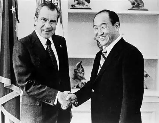 对“*轮法**功”和颜悦色的美国为何对本国*教邪**毫不留情