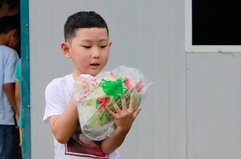 购购购！今天这里超热闹