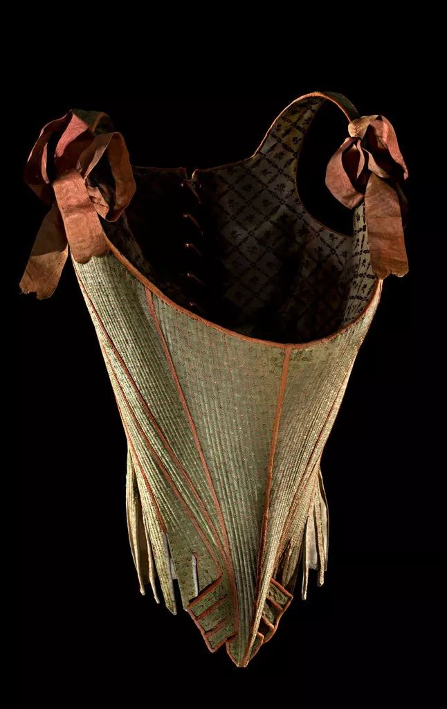 400年前就该消失的糟粕，又被网红带火了