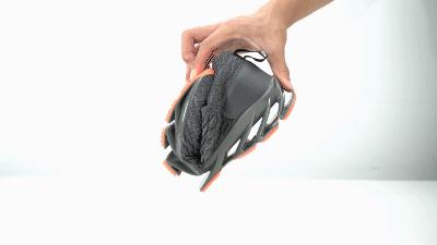 跑鞋鞋底黑科技,鞋底带刀的黑科技鞋