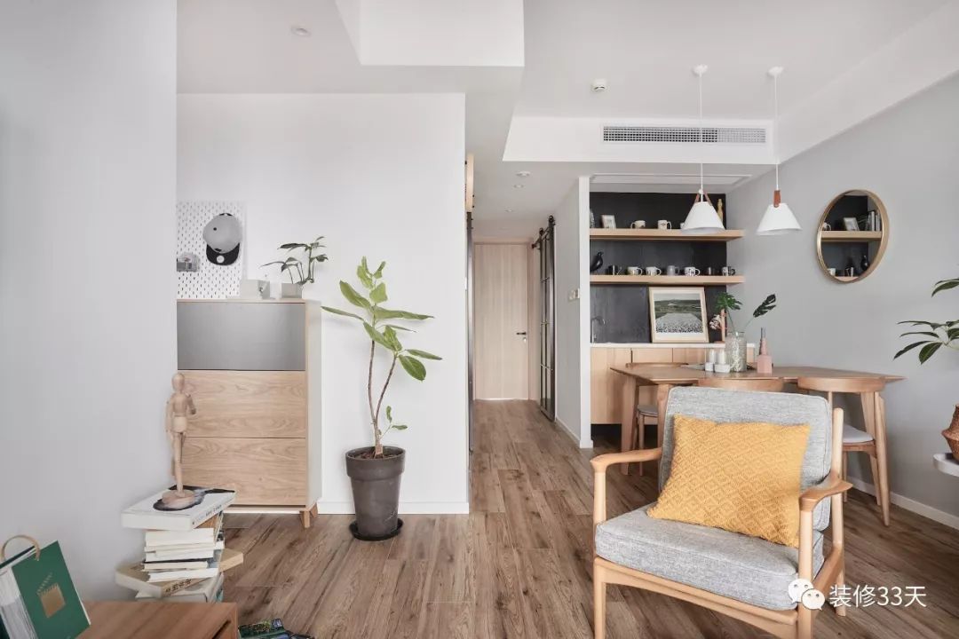 购买家具几十万刺鼻难闻受不了,花几万买实木家具值得吗