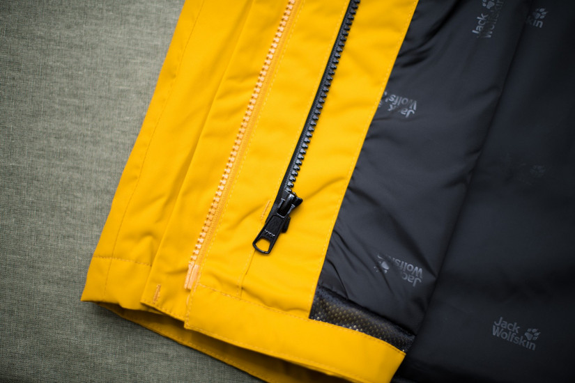 性价比高的防水超薄冲锋衣评测,狼爪防风防水冲锋衣