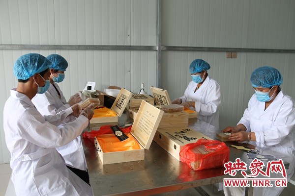 扶贫小作坊成致富大车间,柳林镇扶贫小车间托起群众致富梦