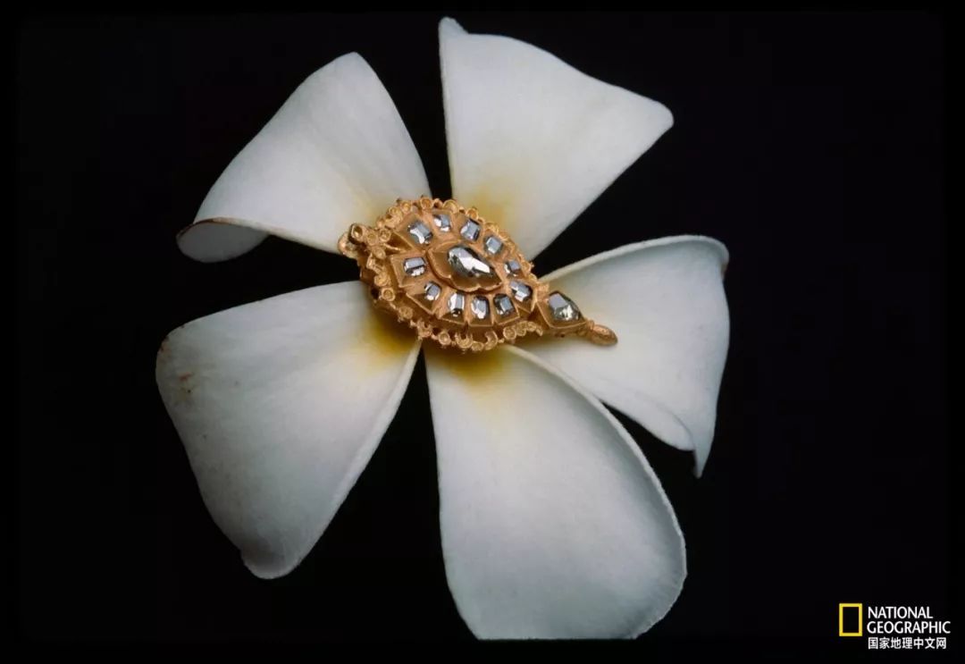 钻石本来不值钱 (假如钻石不值钱了)