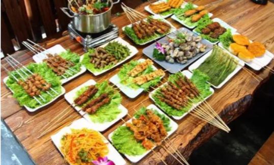 这里好好耍~周末到药王谷玩大人的摇摇船、玻璃水滑道、高空情侣桥、爱的丛林飞越……