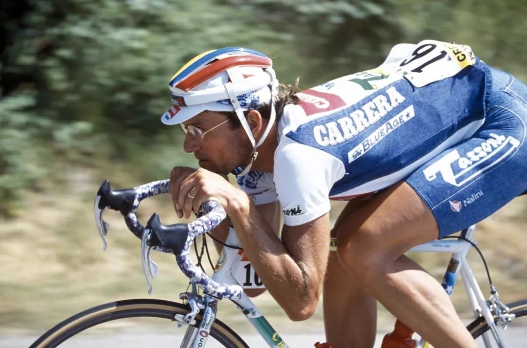 只有骑车的时候才能暂时忘记烦恼,只有骑车时才能忘记不愉快的事儿