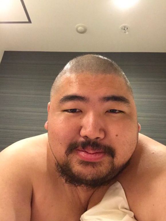 日本无业男因交到漂亮女友而爆红,日本无业男子