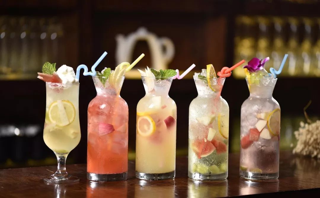 从奈雪姐妹品牌“台盖”闭店说起，刹车止损成了新茶饮必须要填的坑