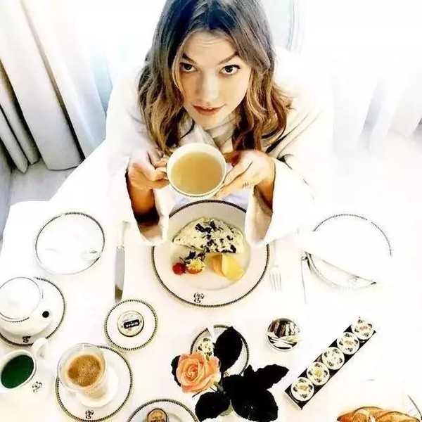 林允宋威龙现身机场,林允宋威龙关系好吗2018