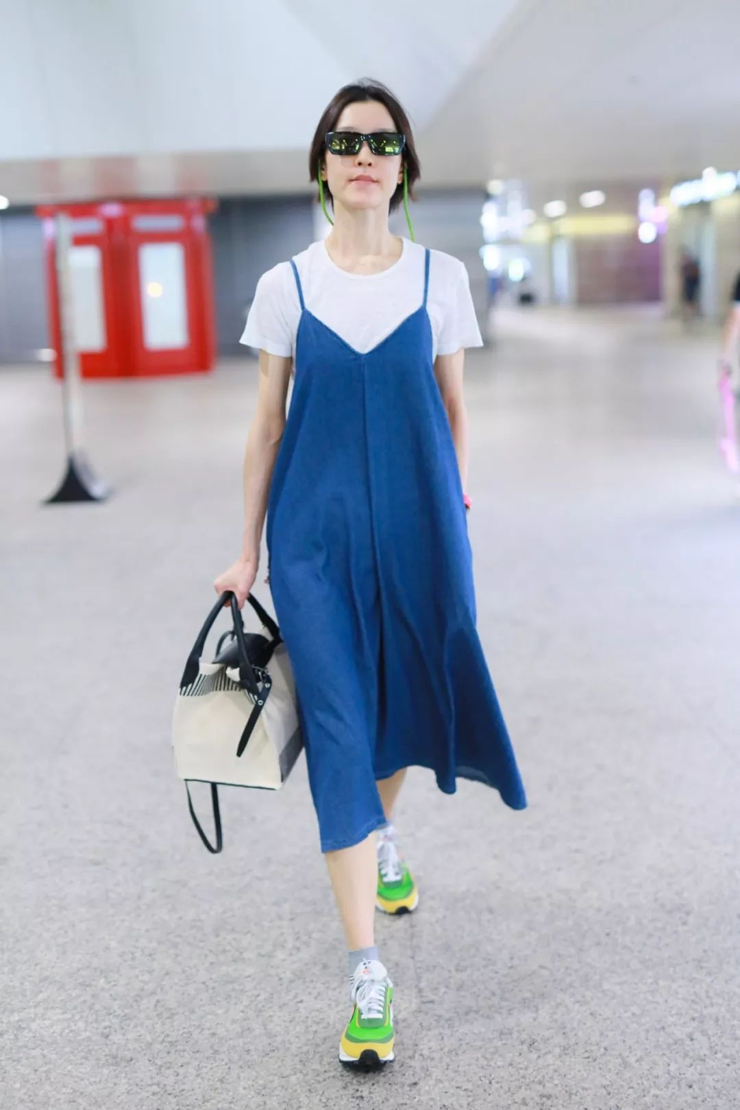 大胸妹根本不知道，平胸女的夏天有多野