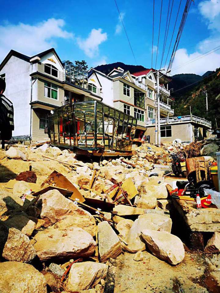 抗洪抢险累到“吐血”？“喉咙毛细血管出血，小事！”