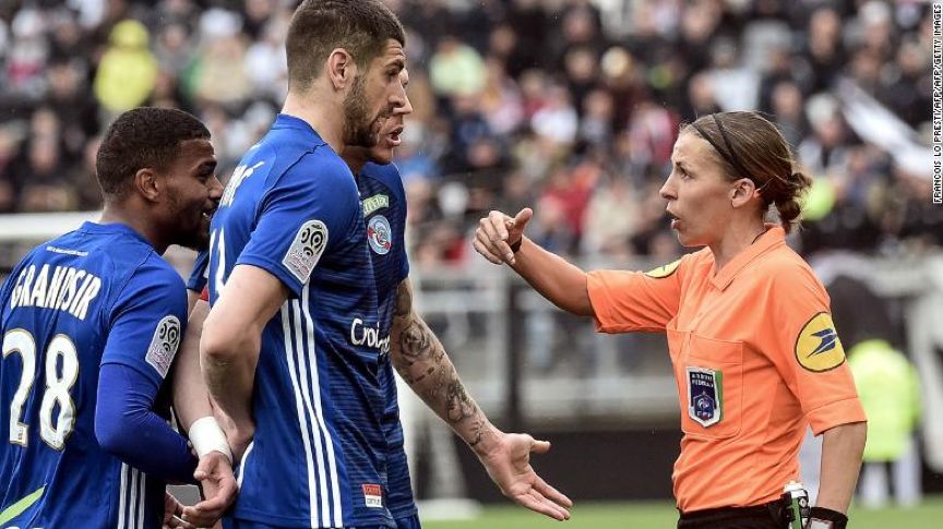 斯蒂芬妮弗拉帕特世界杯执法,2022世界杯女裁判弗拉帕特