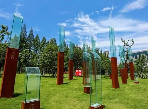 红绿蓝颜色寓意,红绿蓝的色相