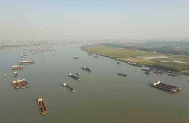 红绿蓝颜色寓意,红绿蓝的色相