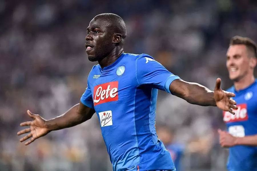 豪门疯狂买中卫意大利足球却被德利赫特们扒掉遮羞布