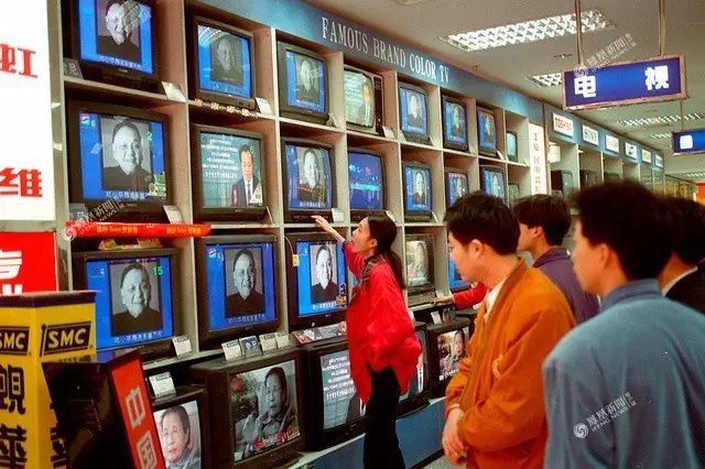 今天他115岁了，*小平邓**一生的40个瞬间