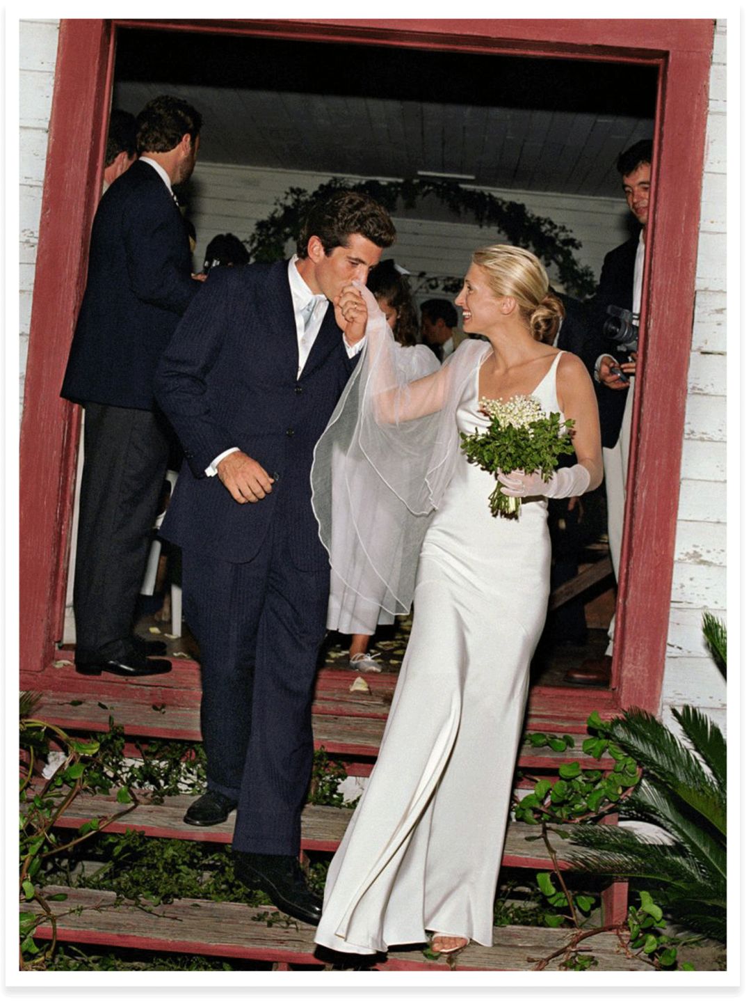 9折买|别再问byFAR了,问就是断货