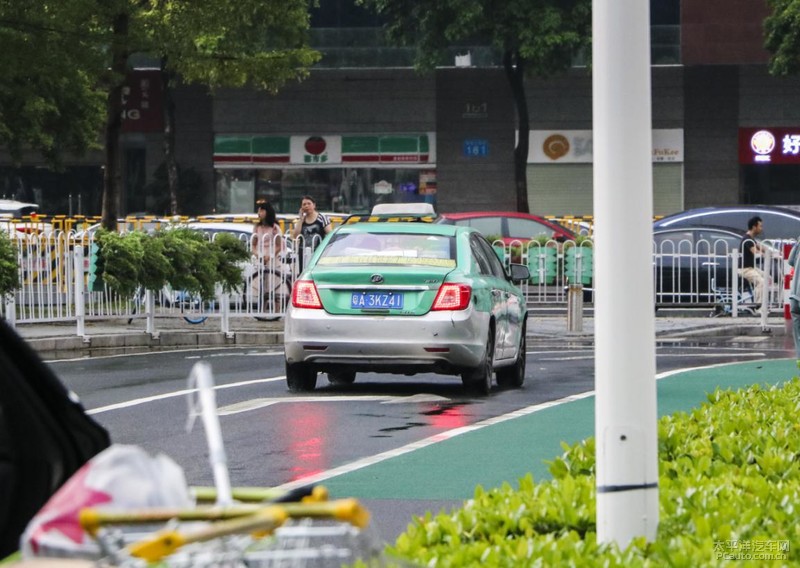 广州黄颜色的出租车 (广州出租车为什么这么多颜色)