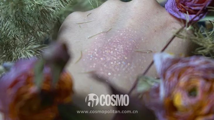 美人计|龙妈竟然用中国眼影化妆?等不及看外国代购来中国买买买了