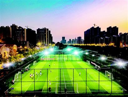 武汉建造专业足球场,武汉建设专业球场