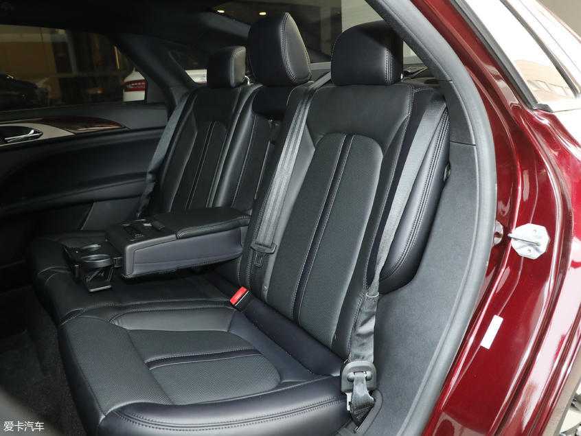 a4l对比林肯mkz,林肯mkz和奥迪a4l哪个档次高