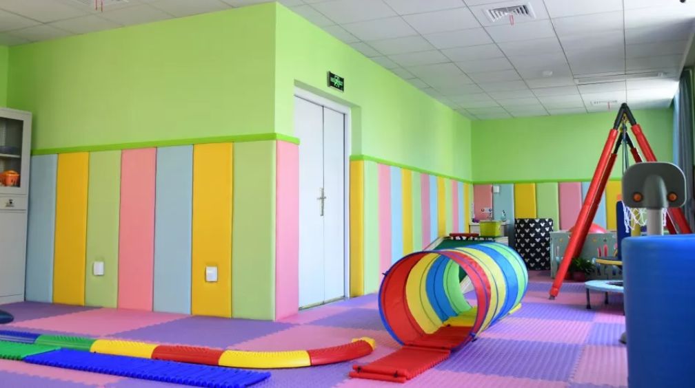 42岁大妈肚子突出如5月身孕，巨大瘤子在子宫内扭转