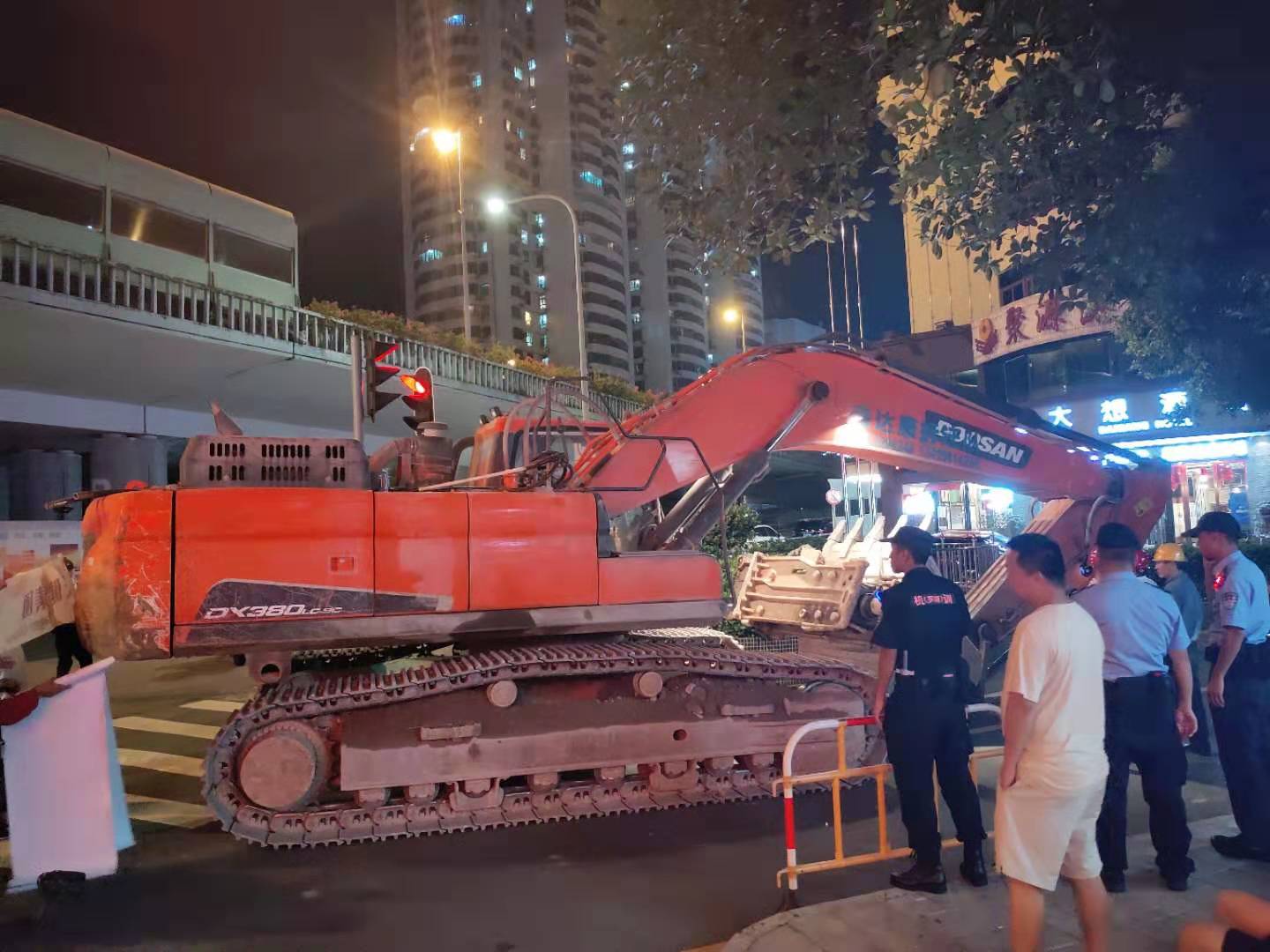 深圳楼房倾斜是怎么回事,居民楼地基下沉标准