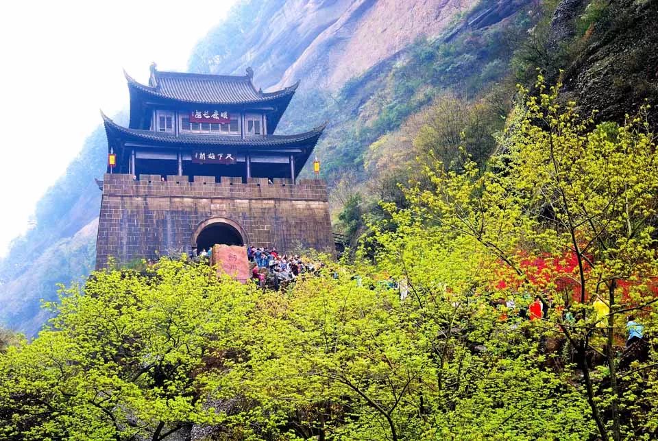 杜甫逃窜,杜甫入成都