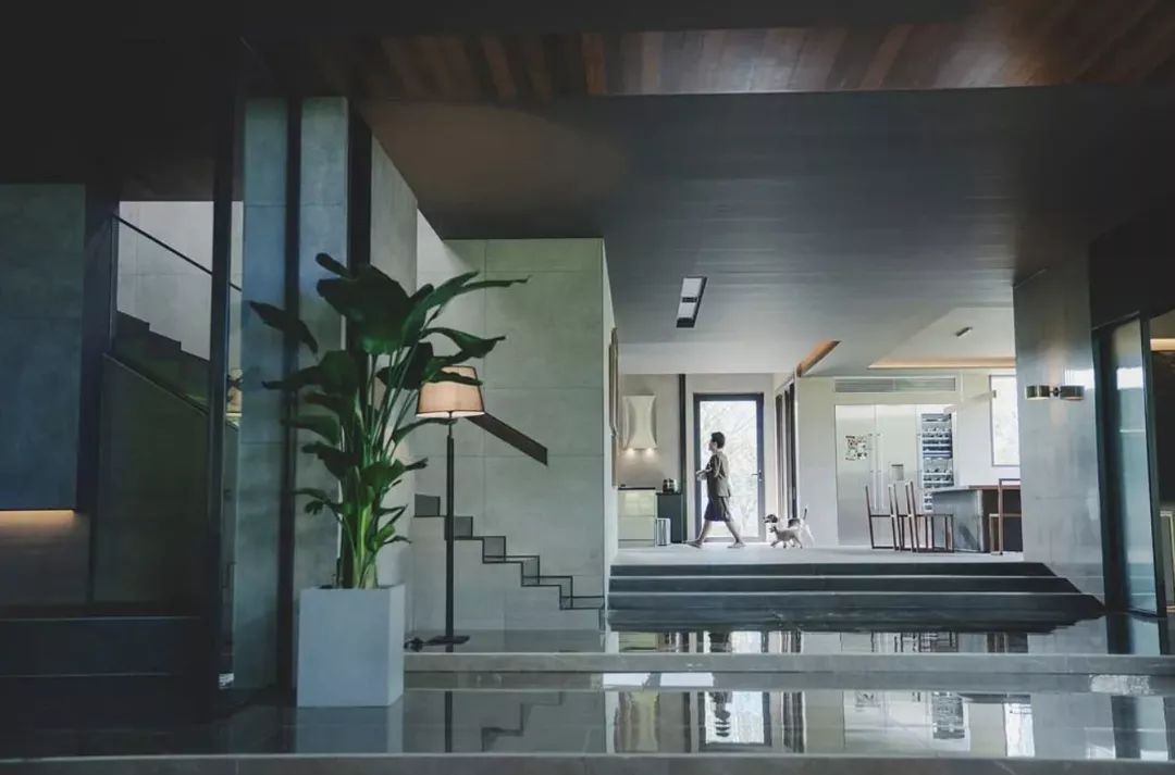 看完戛纳获奖电影《寄生虫》，秒get豪宅怎么设计才没有暴发户感