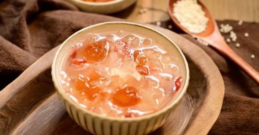 桃胶雪燕皂角米真的有美容功效吗,桃胶美容养颜功效与作用