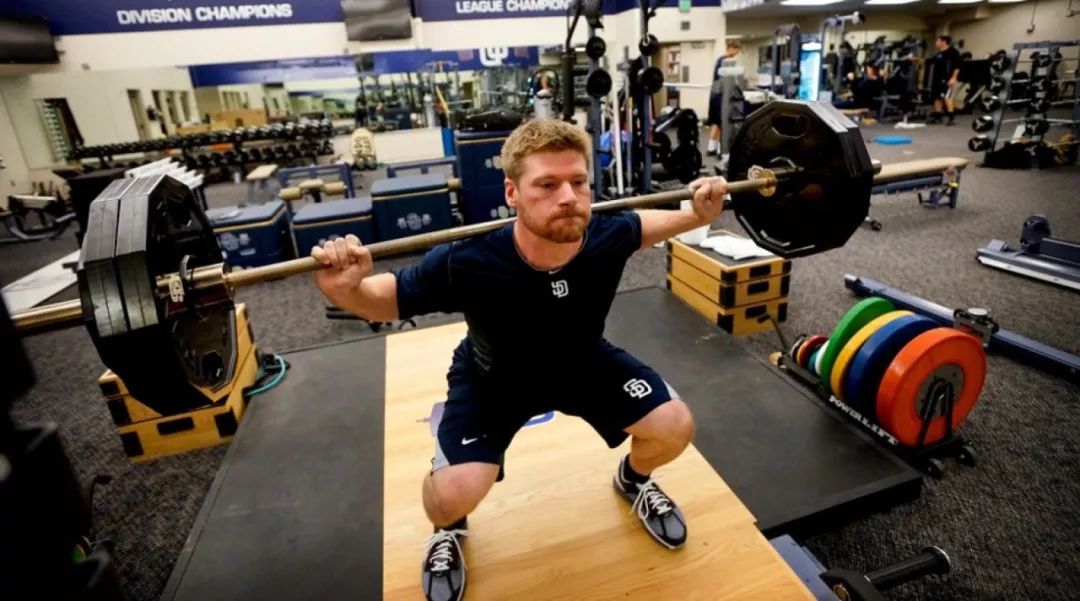 训练时被教练无视,力量训练不习惯鼻吸口呼